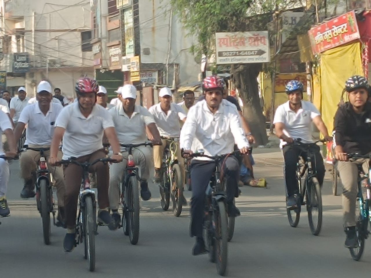 बिलासपुर से स्वास्थ्य जागरूकता की दिशा में पहल : पुलिस ने निकाली साइकिल रैली बिलासपुर से स्वास्थ्य जागरूकता की दिशा में पहल : पुलिस ने निकाली साइकिल रैली