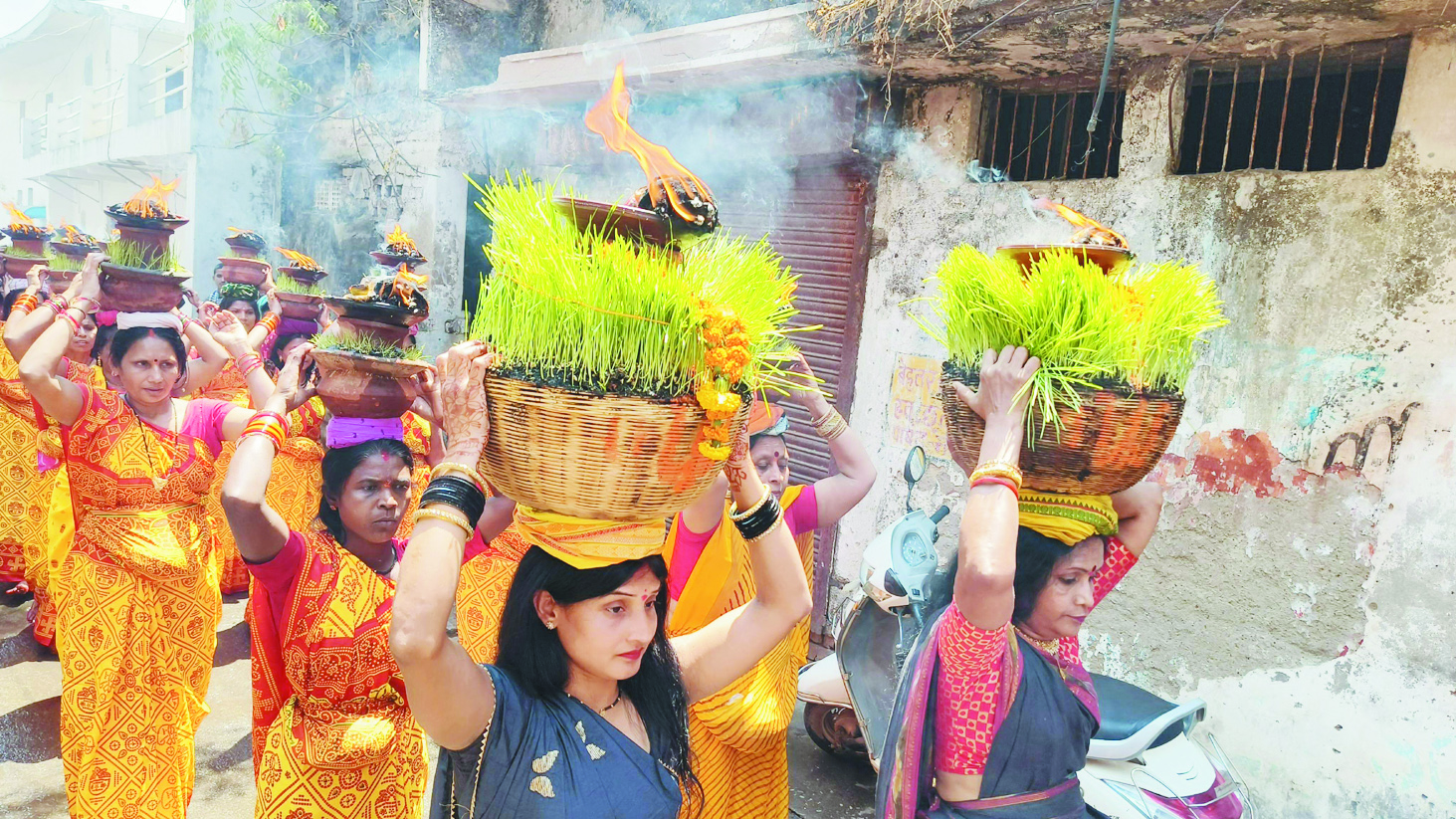 जसगीतों के साथ जोत जवारा का विसर्जन जसगीतों के साथ जोत जवारा का विसर्जन