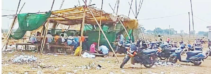 ठेका खत्म फिर भी बेमेतरा में चखना सेंटर! 