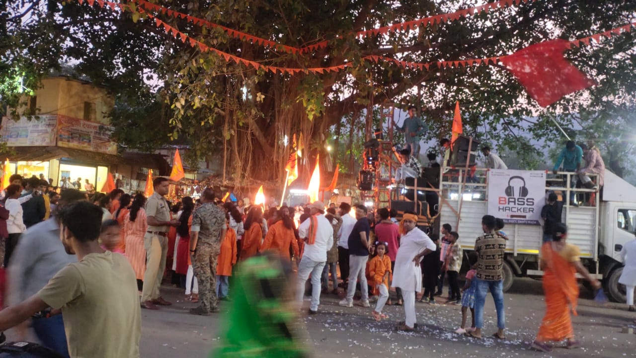 रामनवमी पर निकली शोभायात्रा,  जय श्रीराम के जयकारों से गूंजा नगर