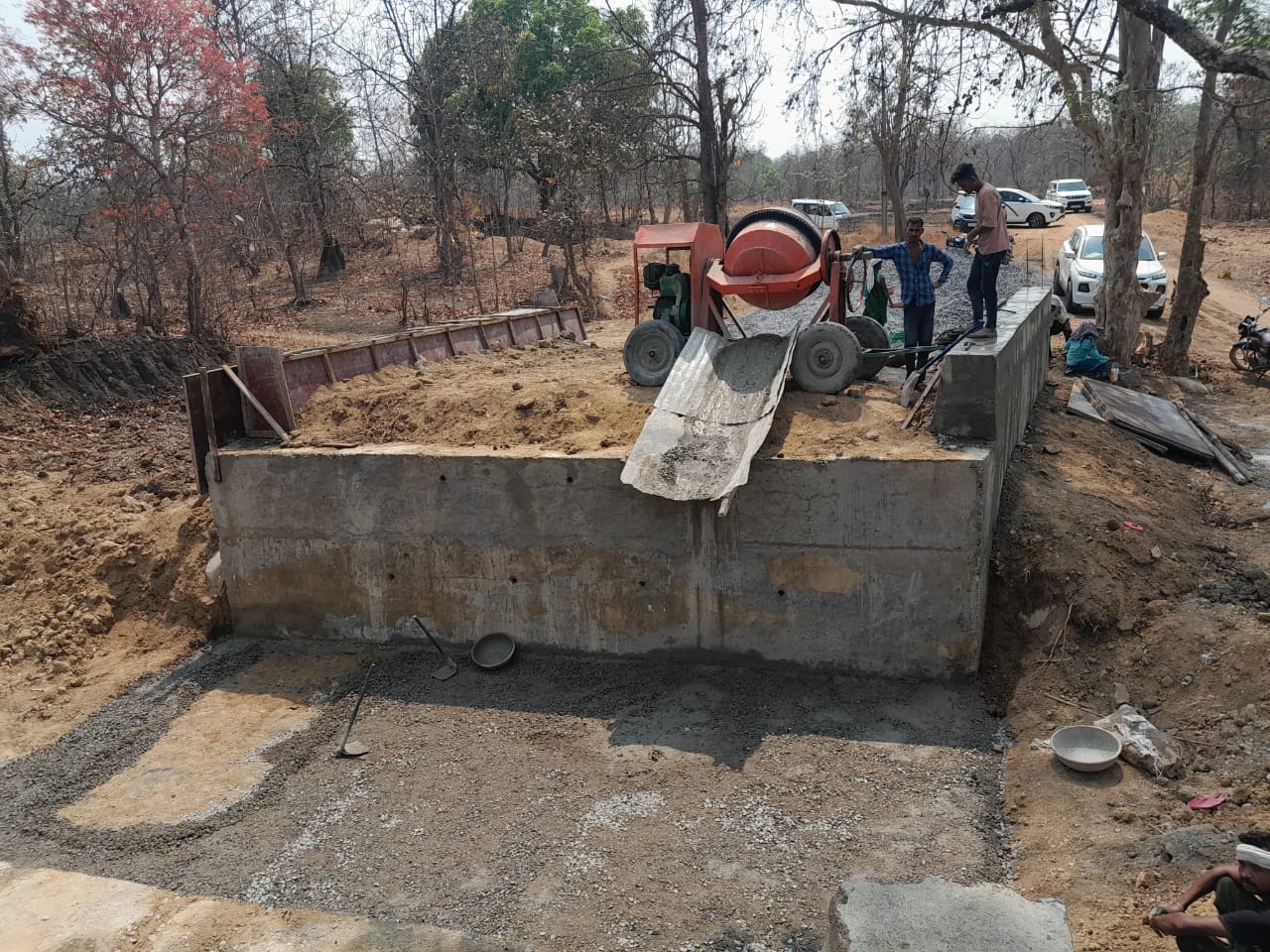 चमरूटोला में पुलिया निर्माण से खुला विकास का रास्ता अब सालभर होगा सुगम आवागमन चमरूटोला में पुलिया निर्माण से खुला विकास का रास्ता अब सालभर होगा सुगम आवागमन