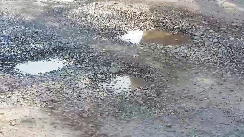   एनएच-343 की जर्जर सडक़ में अब निर्माण की प्रक्रिया हुई तेज