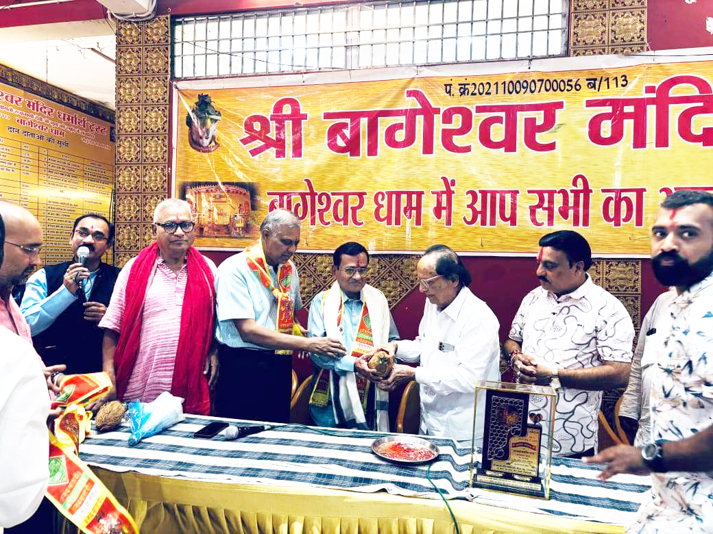 अशोक लोहिया को राजनांदगांव रत्न, 25 संस्थाओं ने प्रदान किया सम्मान अशोक लोहिया को राजनांदगांव रत्न, 25 संस्थाओं ने प्रदान किया सम्मान