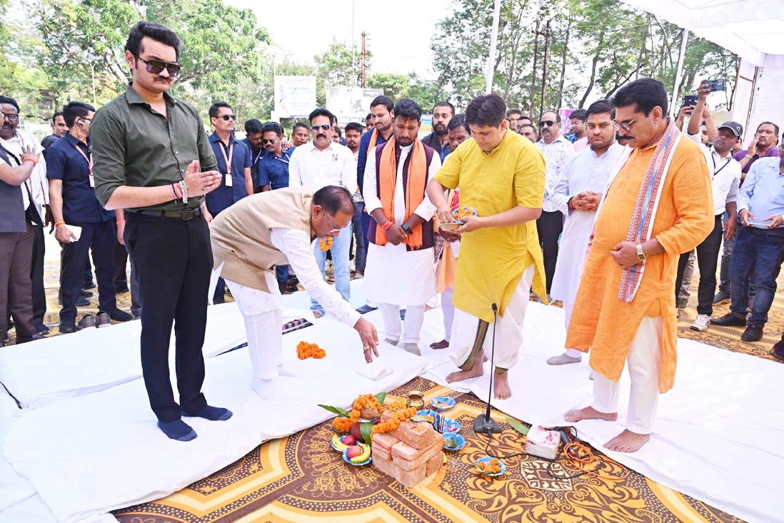 सीएम ने 63 करोड़ के विकास कार्यों का किया लोकार्पण-शिलान्यास सीएम ने 63 करोड़ के विकास कार्यों का किया लोकार्पण-शिलान्यास