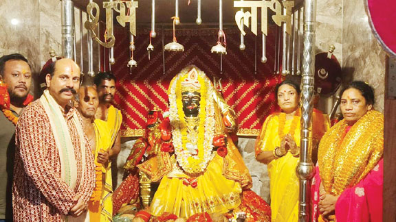 माता हिंगलाजिन के दरबार में माथा टेक कर की प्रार्थना, वार्षिक मंडई की तैयारी पूर्ण