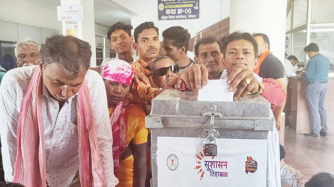 जनचौपाल में शिकायत करते थक चुके लोगों को समाधान पेटी से जागी उम्मीदें, 1 माह में निराकरण