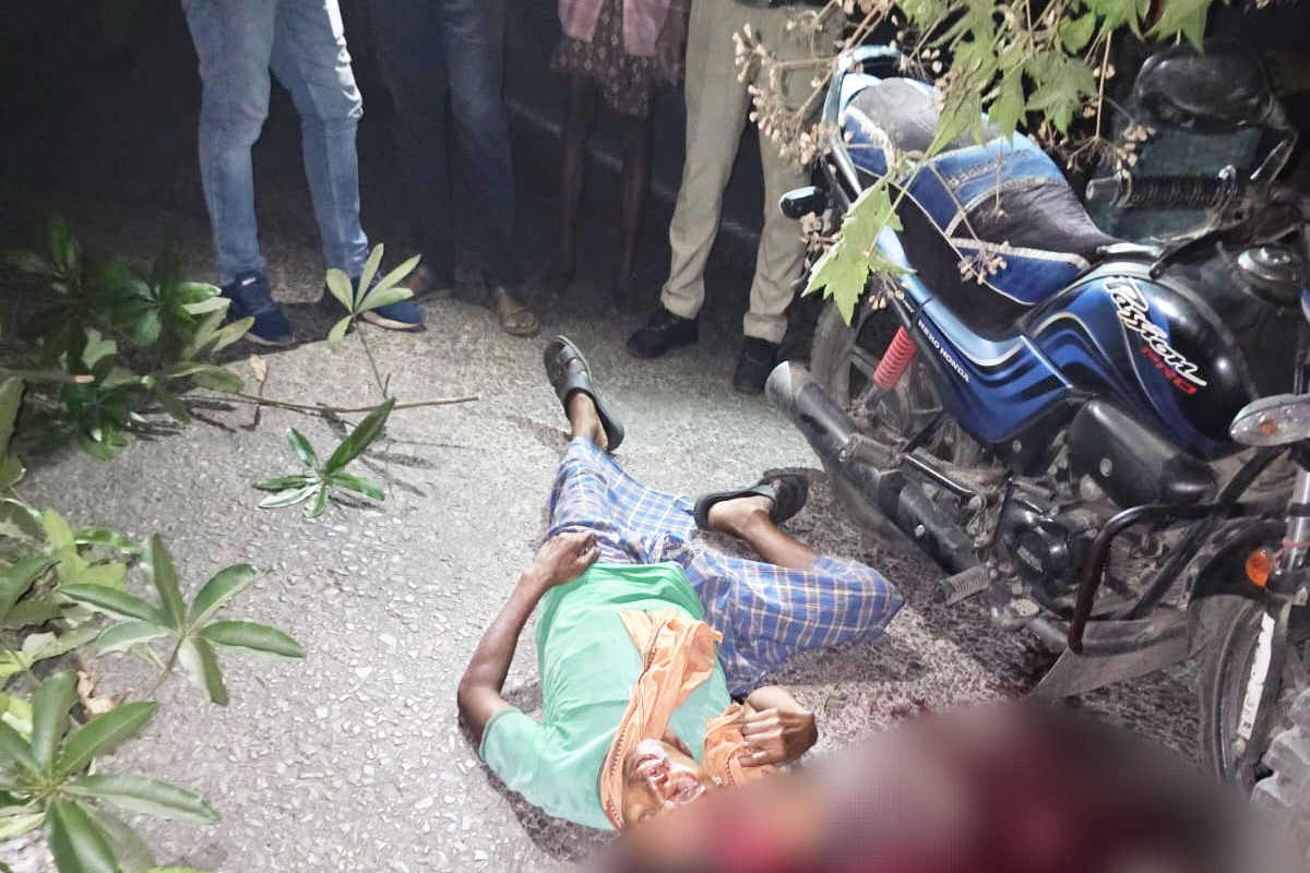 ट्रेलर से टकराई बाईक, चालक की मौत