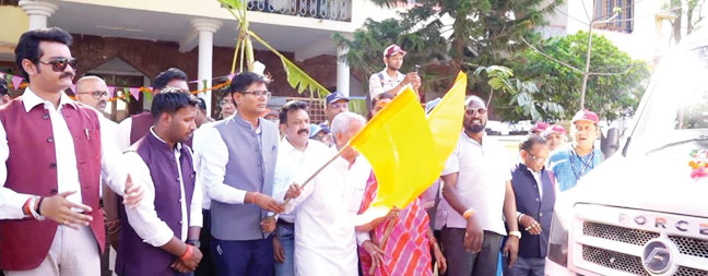 कल्याण आश्रम के सेवांकुर भारत स्वयंसेवकों को वित्त मंत्री ने किया रवाना कल्याण आश्रम के सेवांकुर भारत स्वयंसेवकों को वित्त मंत्री ने किया रवाना