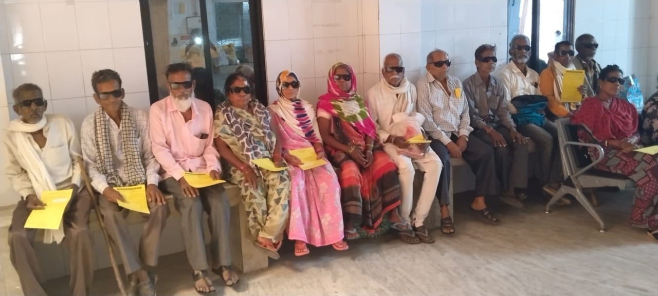 20 दिनों में 51 नेत्र मरीजों का ऑपरेशन