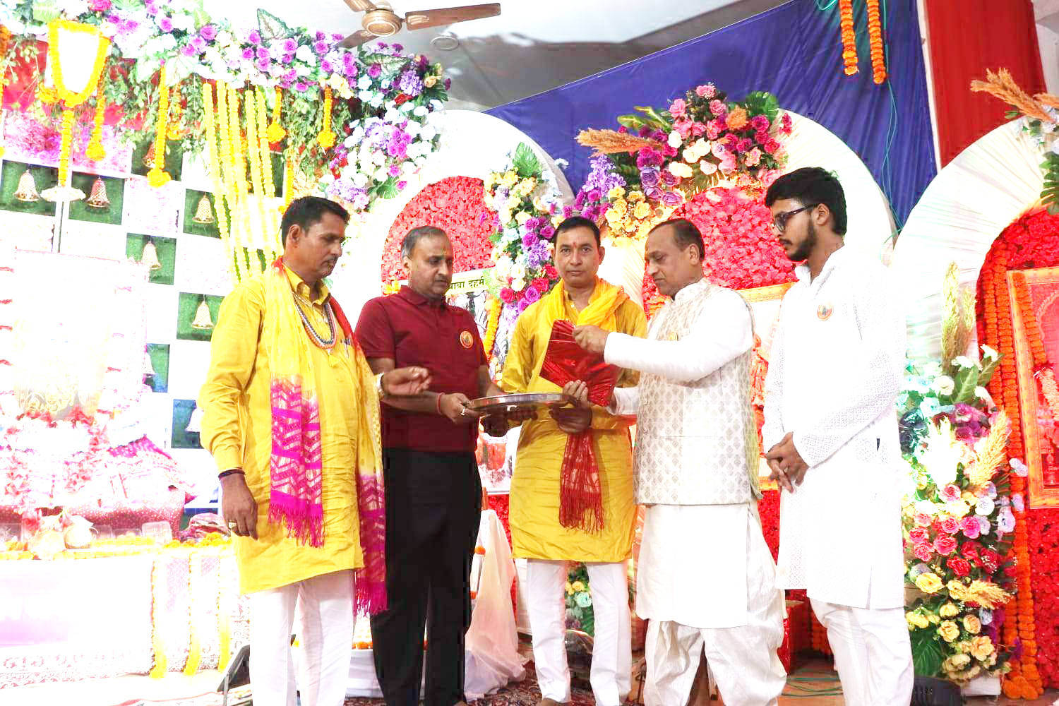 दहमी माताजी मंगलपाठ पोथी का विमोचन दहमी माताजी मंगलपाठ पोथी का विमोचन