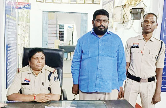 व्हाट्सअप पर सट्टा खिलाने वाला गिरफ्तार व्हाट्सअप पर सट्टा खिलाने वाला गिरफ्तार