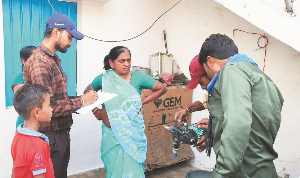 निरीक्षण के दौरान 10 टुल्लू पंप जब्त