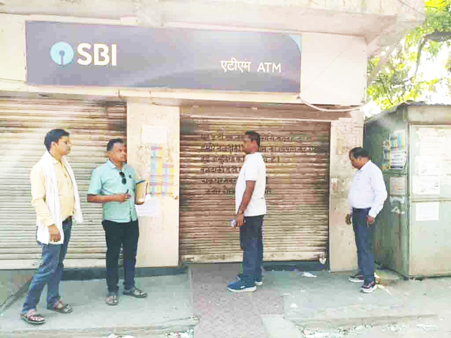 निगम ने बड़े बकायादारों की 10 दुकानें की सील निगम ने बड़े बकायादारों की 10 दुकानें की सील