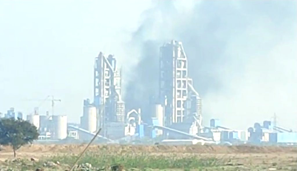 सोनबरसा-खैरवारडीह जंगल पर सीमेंट संयंत्रों का सर्वाधिक दुष्प्रभाव, वन्य प्राणियों के अस्तित्व पर संकट