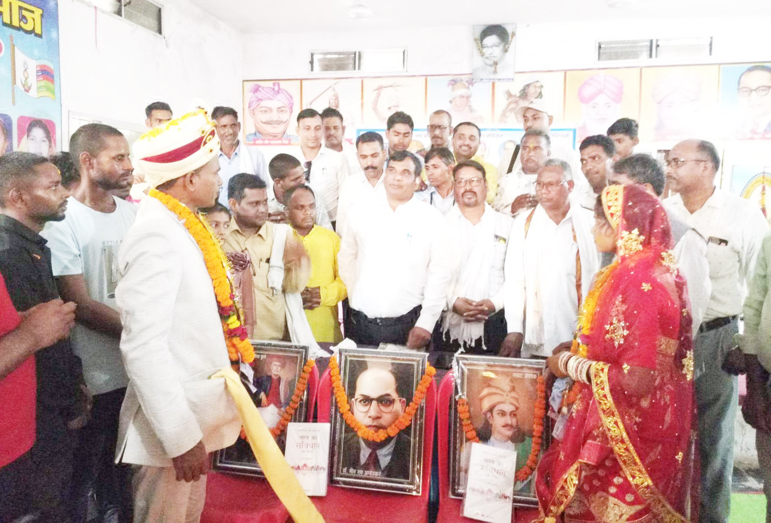 भाजपा-कांग्रेस ने मनाई अंबेडकर जयंती, एक जोड़े ने किया संवैधानिक विवाह भाजपा-कांग्रेस ने मनाई अंबेडकर जयंती, एक जोड़े ने किया संवैधानिक विवाह