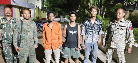 दुपहिया चोरी के 2 आरोपी गिरफ्तार दुपहिया चोरी के 2 आरोपी गिरफ्तार