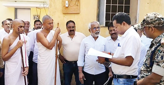 जैन मुनियों पर हमले के विरोध में मौन रैली निकाल की न्याय की मांग, सौंपा ज्ञापन