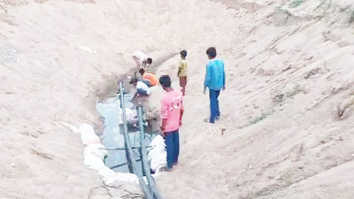 पानी की समस्या से जूझ रहे  हैं अमेठी के ग्रामीण