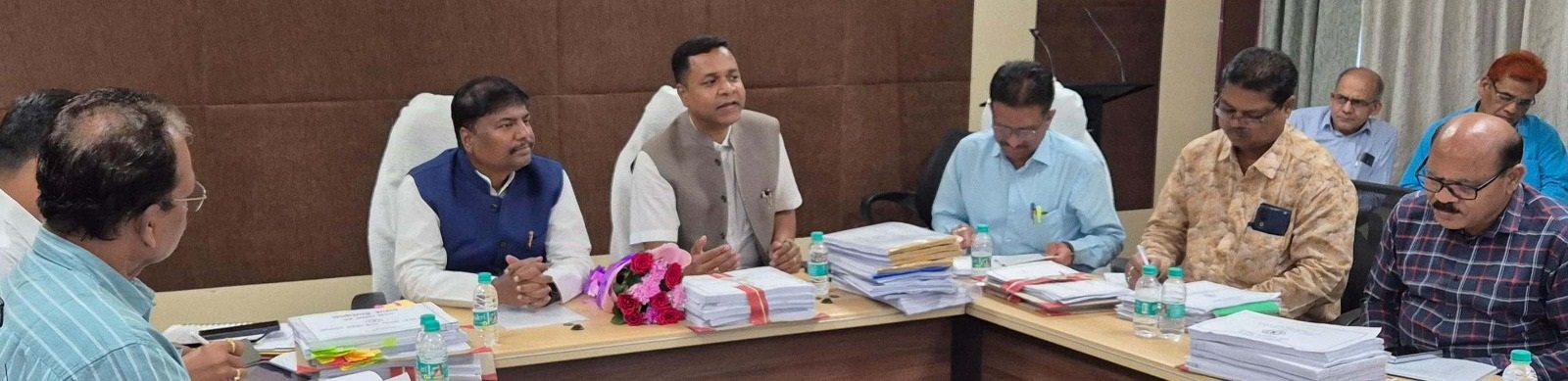 नए वित्त वर्ष की पहली बैठक में ठेकेदार टारगेट में 108 पर होगी कार्रवाई नए वित्त वर्ष की पहली बैठक में ठेकेदार टारगेट में 108 पर होगी कार्रवाई