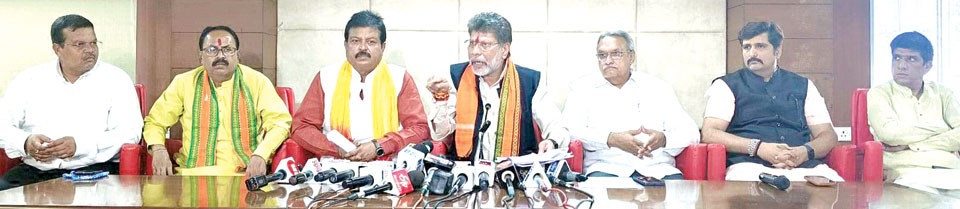 भाजपा प्रदेश अध्यक्ष देव का सवाल- जहां कानून अपना काम कर रहा है, वहां कांग्रेस धरना-प्रदर्शन क्यों करना चाहती है? भाजपा प्रदेश अध्यक्ष देव का सवाल- जहां कानून अपना काम कर रहा है, वहां कांग्रेस धरना-प्रदर्शन क्यों करना चाहती है?