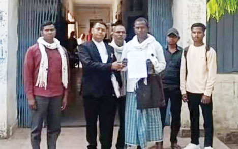 निर्माणाधीन पीएम घर तोडऩे की धमकी, एसडीएम से लगाई गुहार निर्माणाधीन पीएम घर तोडऩे की धमकी, एसडीएम से लगाई गुहार
