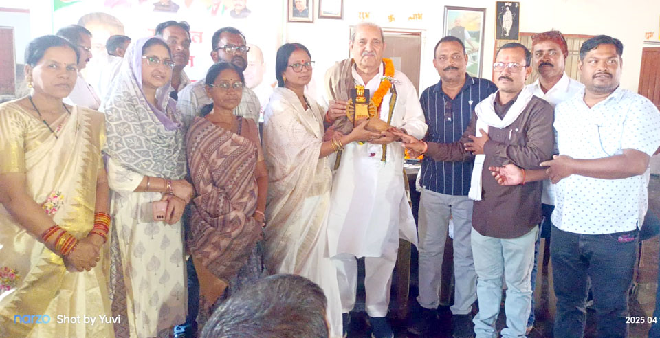 आभार प्रदर्शन व कार्यकर्ता सम्मेलन आभार प्रदर्शन व कार्यकर्ता सम्मेलन