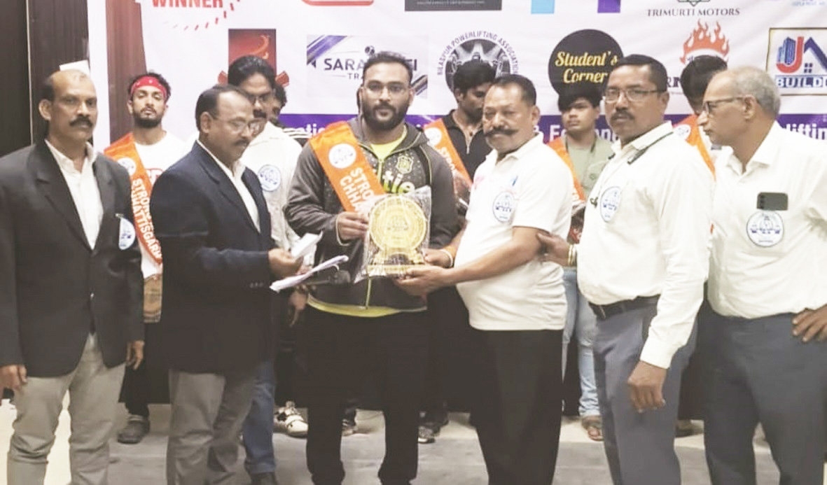 पावरलिफ्टिंग में ब्लेसन बॉस्को ने जीता स्वर्ण पदक पावरलिफ्टिंग में ब्लेसन बॉस्को ने जीता स्वर्ण पदक