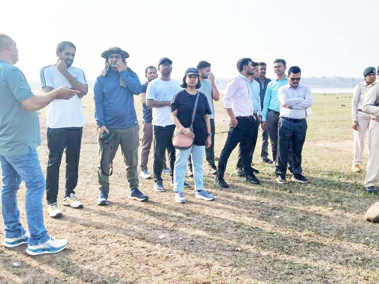 इको टूरिज्म के विकल्प तलाशने कलेक्टर सहित अन्य अफसर पहुंचे फूटाहामुड़ा, थेमिली टापू इको टूरिज्म के विकल्प तलाशने कलेक्टर सहित अन्य अफसर पहुंचे फूटाहामुड़ा, थेमिली टापू