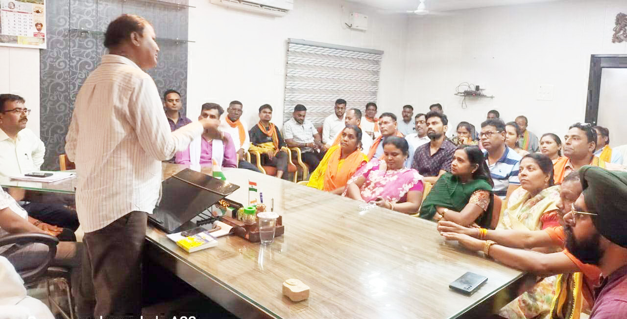 पार्षदों ने पेयजल, हैंडपंप, कुंआ सफाई को लेकर गिनाई समस्याएं पार्षदों ने पेयजल, हैंडपंप, कुंआ सफाई को लेकर गिनाई समस्याएं