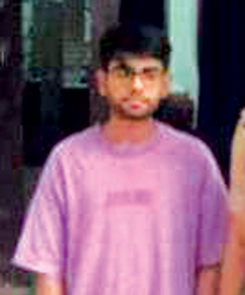 देशी-विदेशी गांजे के साथ दो युवक पकड़ाए देशी-विदेशी गांजे के साथ दो युवक पकड़ाए