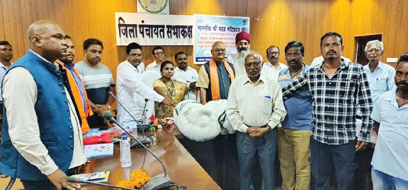  छग मछुआ कल्याण बोर्ड के अध्यक्ष मटियारा ने ली बैठक