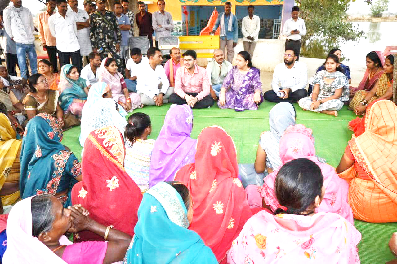 कलेक्टर ने अर्जुनी से जल संचय महाभियान का किया शुभारंभ