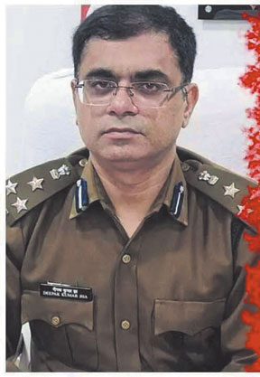 सरगुजा के नए आईजी दीपक झा व एसपी राजेश अग्रवाल होंगे सरगुजा के नए आईजी दीपक झा व एसपी राजेश अग्रवाल होंगे