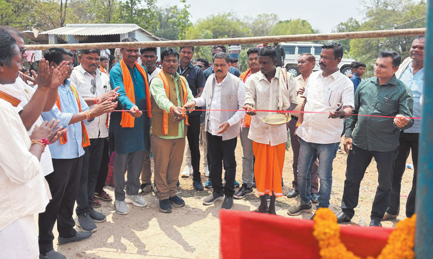 चित्रकोट विस क्षेत्र में विकास कार्यों का सांसद व विधायक ने किया भूमिपूजन चित्रकोट विस क्षेत्र में विकास कार्यों का सांसद व विधायक ने किया भूमिपूजन