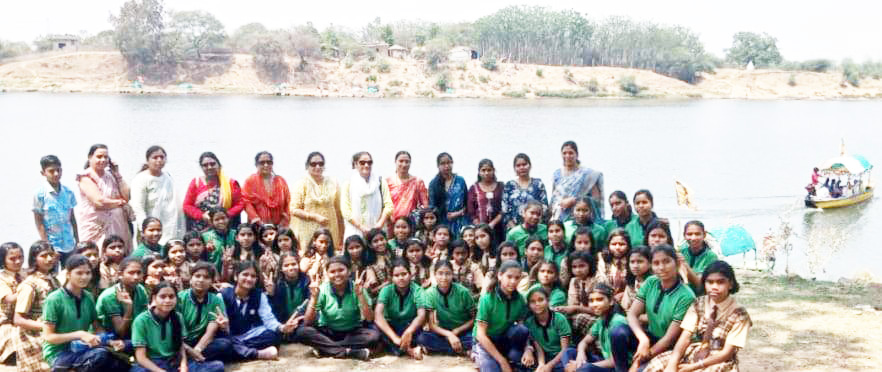 कस्तूरबा विद्यालय के बच्चों ने देखा विश्व प्रसिद्ध बैम्बू टावर