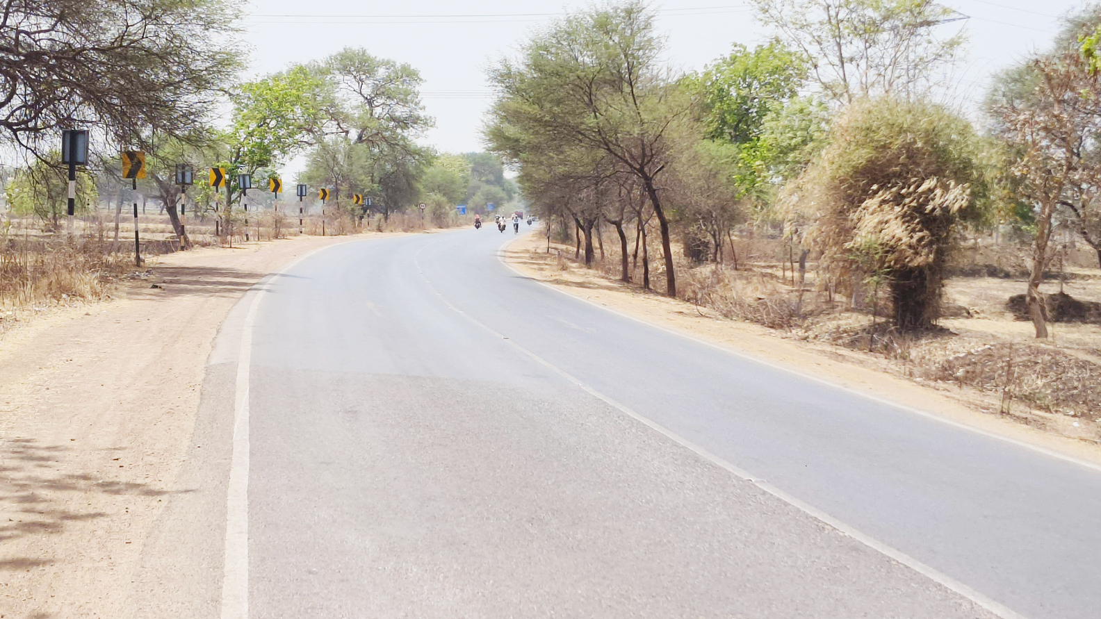 बढ़ते तापमान से रातें भी गर्म, दोपहर से पहले सडक़ों पर सन्नाटे से कर्फ्यू का अहसास