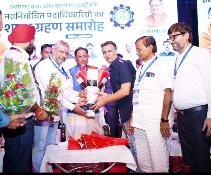 चेम्बर महामंत्री अजय भसीन ने ली शपथ चेम्बर महामंत्री अजय भसीन ने ली शपथ