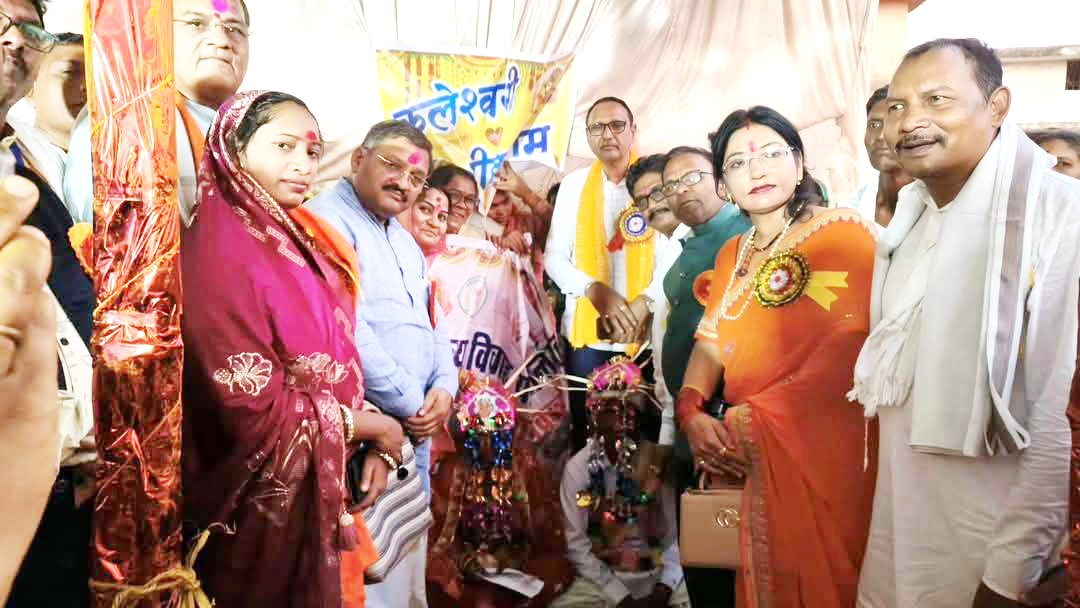 समाज में एकता और सहयोग की भावना को मिलता है बढ़ावा-संतोष पांडे समाज में एकता और सहयोग की भावना को मिलता है बढ़ावा-संतोष पांडे