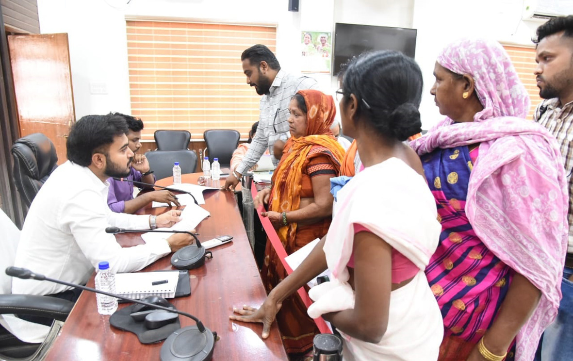 आरटीई के तहत स्कूल में प्रवेश दिलाने लगाई गुहार, जनदर्शन में 137 आवेदन