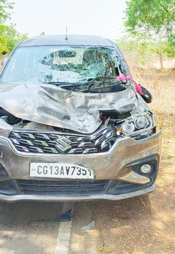 दुल्हे की गाड़ी ने कार को ठोका, गंभीर दुल्हे की गाड़ी ने कार को ठोका, गंभीर