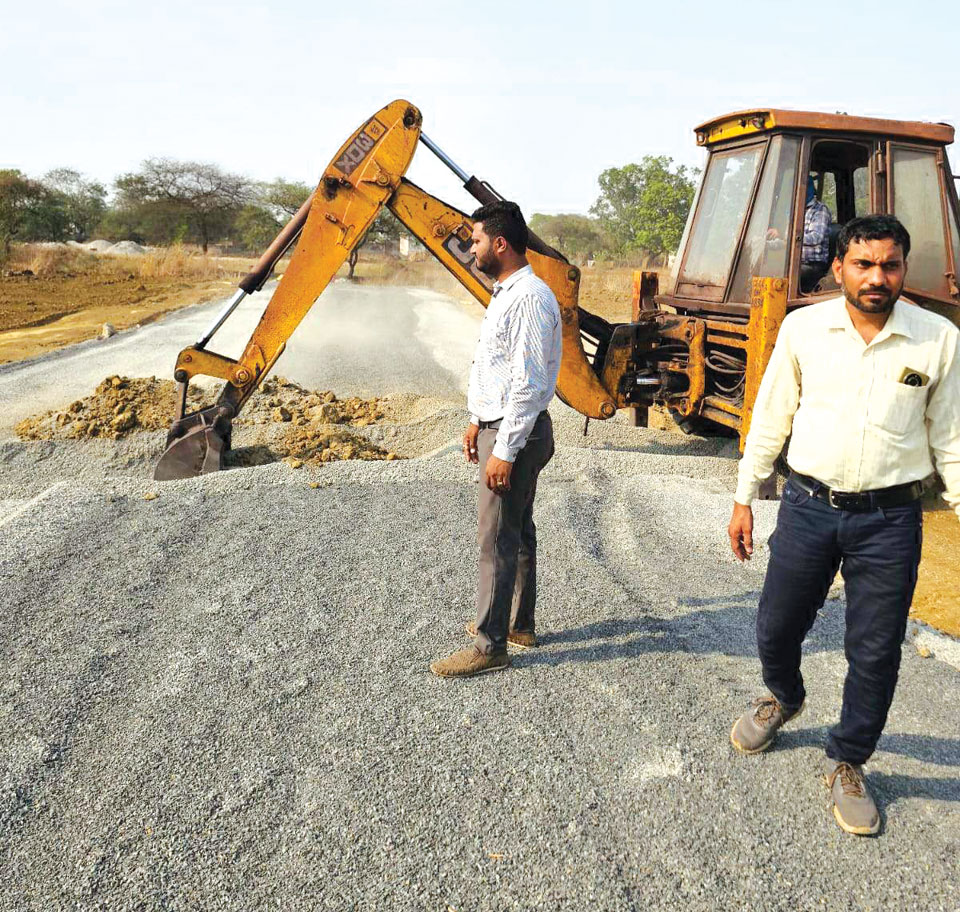 ग्राम जोता में चला बुलडोजर, अवैध प्लॉटिंग पर लगाई रोक ग्राम जोता में चला बुलडोजर, अवैध प्लॉटिंग पर लगाई रोक
