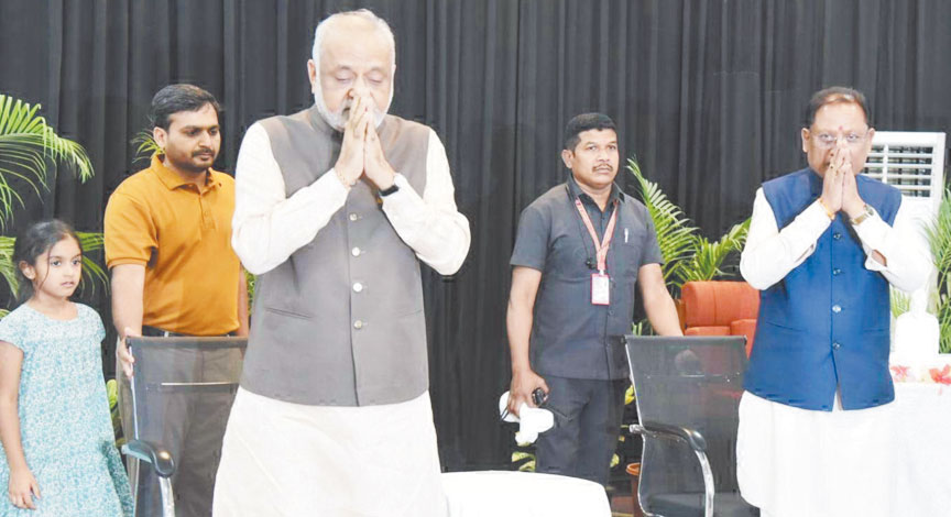 हार्टफुलनेस योगाश्रम पहुंचे सीएम