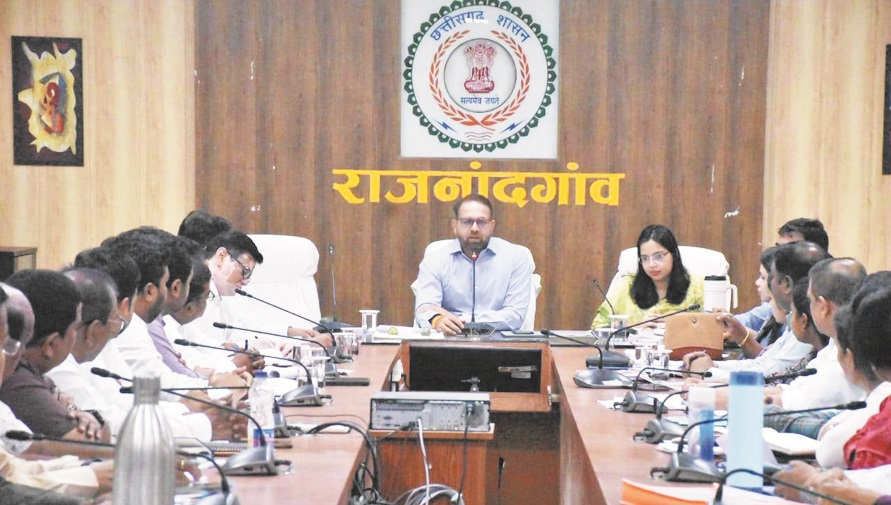 प्राथमिकता के साथ आवेदनों का करें निराकरण : कलेक्टर प्राथमिकता के साथ आवेदनों का करें निराकरण : कलेक्टर