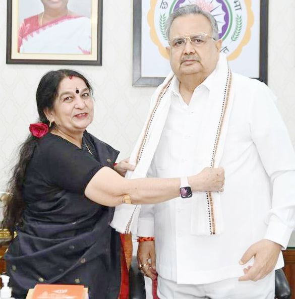 संगीत विवि की कुलपति ने  विस अध्यक्ष रमन सिंह  से की मुलाकात