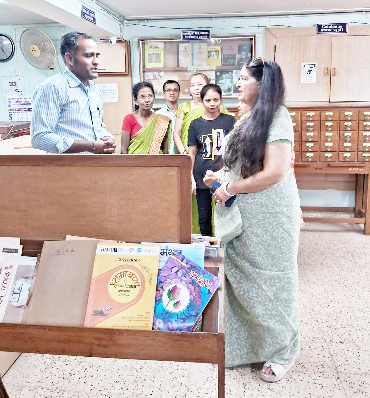 कुलपति  ने ग्रंथालय व कम्प्यूटर केन्द्र का किया निरीक्षण