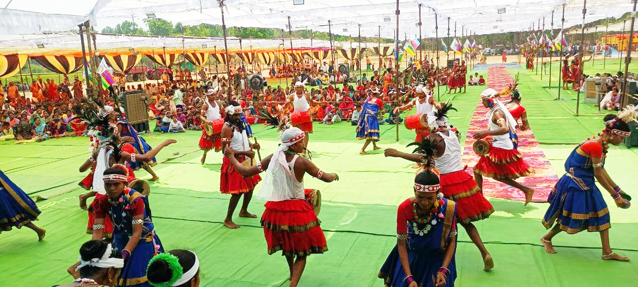 विधायक अंबिका मरकाम ने समाज को दिया एकता, शिक्षा और स्वाभिमान का संदेश विधायक अंबिका मरकाम ने समाज को दिया एकता, शिक्षा और स्वाभिमान का संदेश