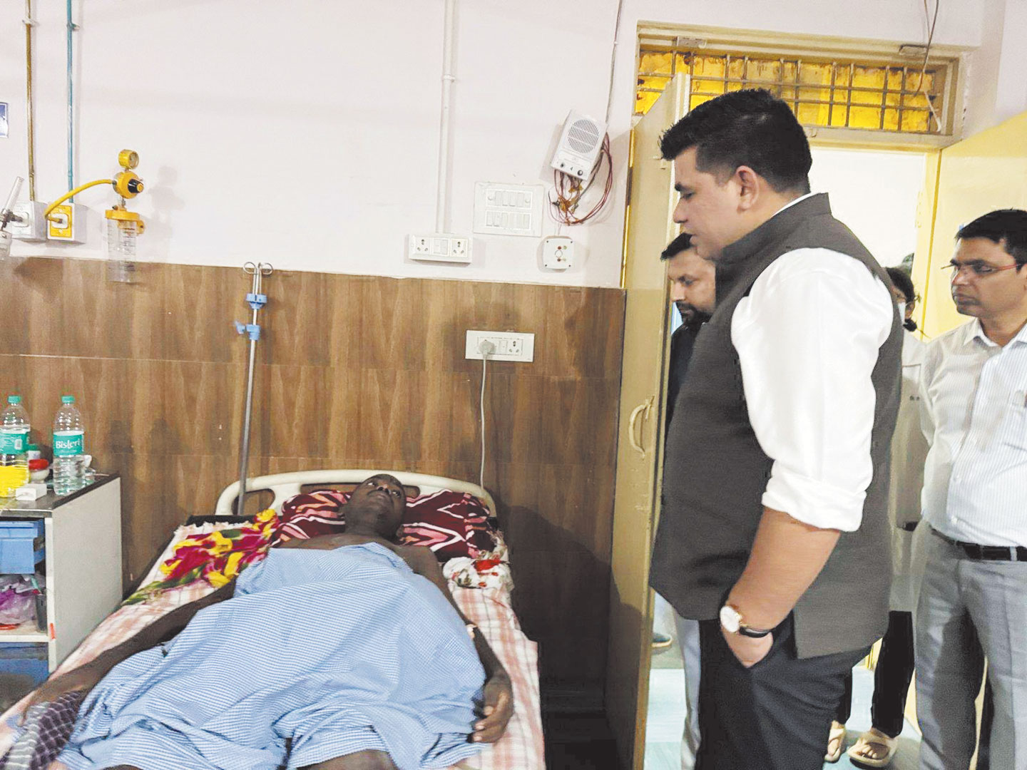 जिला अस्पताल का कलेक्टर ने लिया जायजा जिला अस्पताल का कलेक्टर ने लिया जायजा