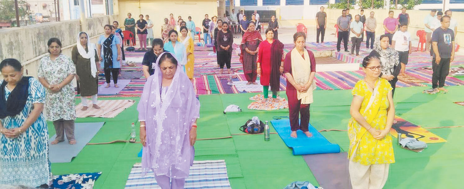 पहलगाम आतंकी हमला, मृतकों को दी श्रद्धांजलि पहलगाम आतंकी हमला, मृतकों को दी श्रद्धांजलि