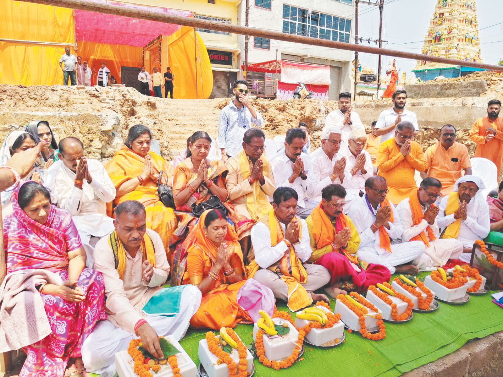 श्री राम दरबार, शनिदेव और पंचमुखी हनुमान के मंदिर का शिलापूजन श्री राम दरबार, शनिदेव और पंचमुखी हनुमान के मंदिर का शिलापूजन