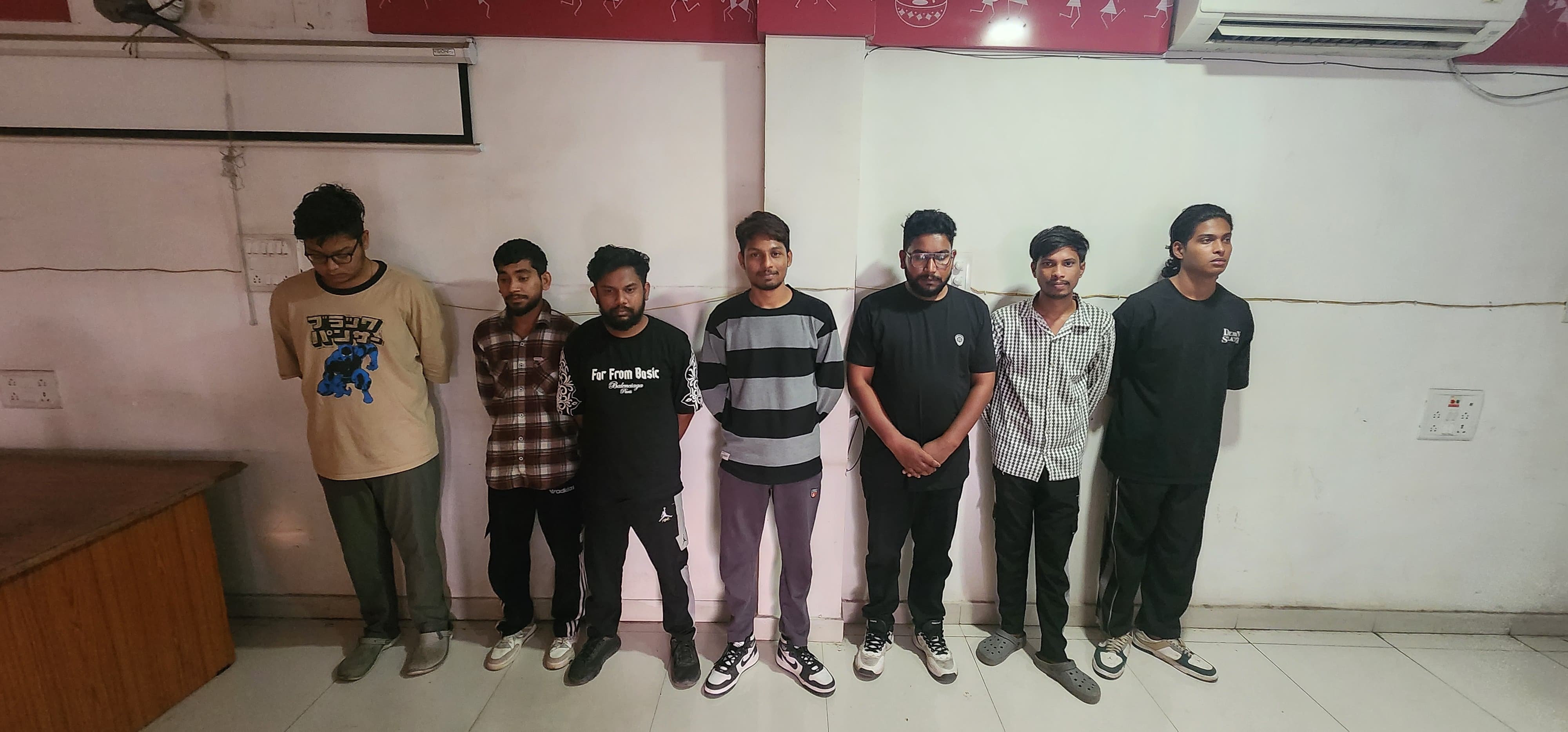 सट्टे की रकम के लिए म्यूल एकाउंट खुलवाने वाले 5 गिरफ्तार सट्टे की रकम के लिए म्यूल एकाउंट खुलवाने वाले 5 गिरफ्तार
